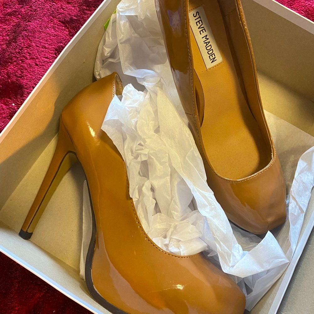 New Steve Madden I only wore them twice and you can make me an offer